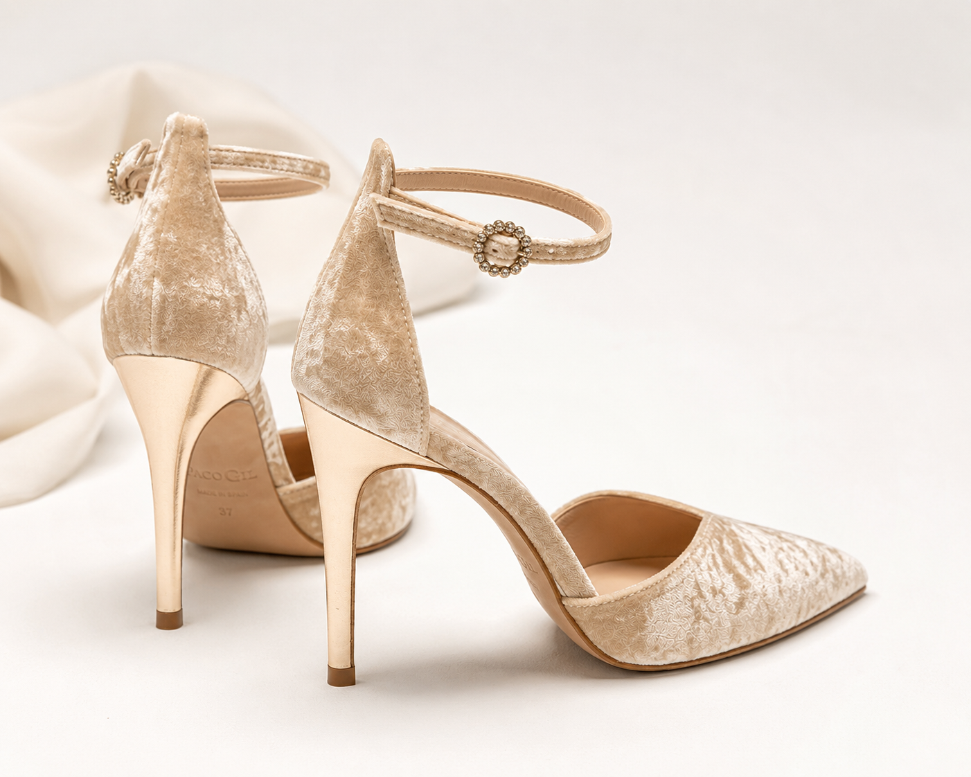 NOOR CHAMPAGNE VELVET